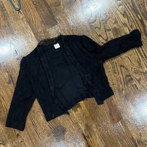 Small 3 quarters sleeves light lace jacket